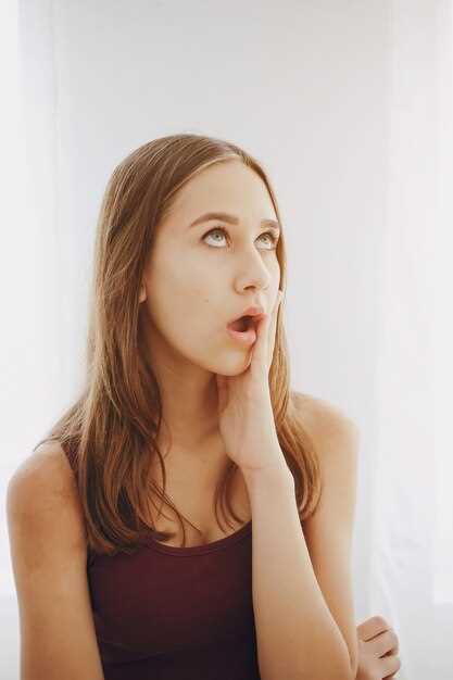 Почему у женщин трескаются уголки губ?